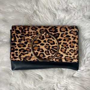 Leopard clutch